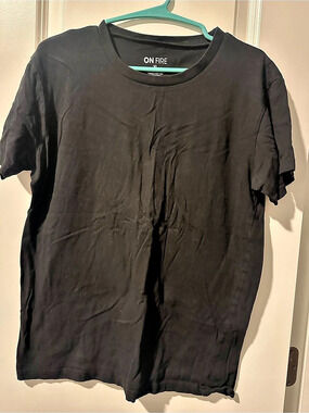 ON FIRE Short Sleeve T-Shirt in Black Size XL